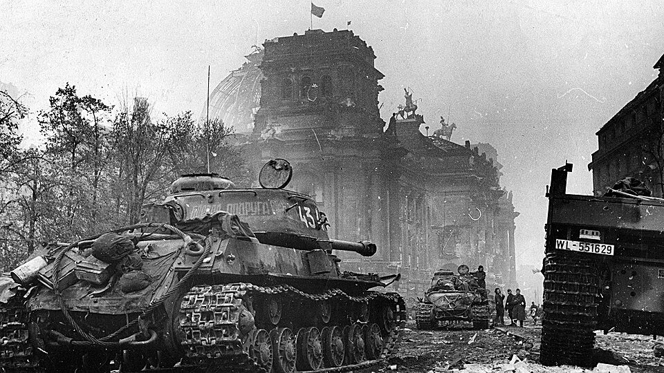 Soviet IS-2 heavy tanks at the Reichstag, Berlin, May 1945